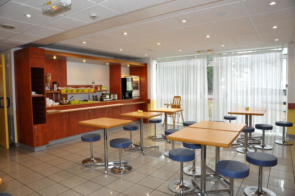 Hotel Ibis Budget Rennes Cesson Exterior foto